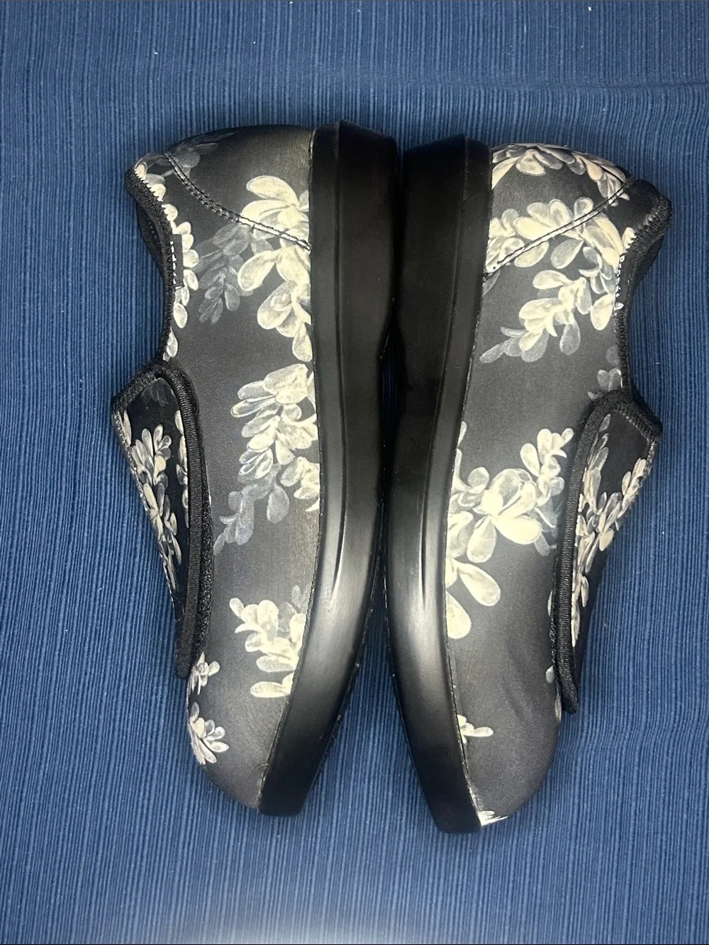 Women’s Black & Gray Floral Shoes by Propét Size 6 Comfy Easy Wear Clog Style